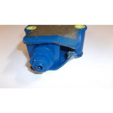 REXROTH HYDRAULIC VALVE R900456783  USED