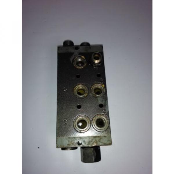 REXROTH 3HSR06-2X/1D VALVE #2 image