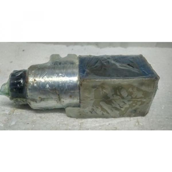 4WE6D62/EG24N9K4  BOSCH REXROTH R983030813  DIRECTIONAL CONTROL SOLENOID VALVE #3 image