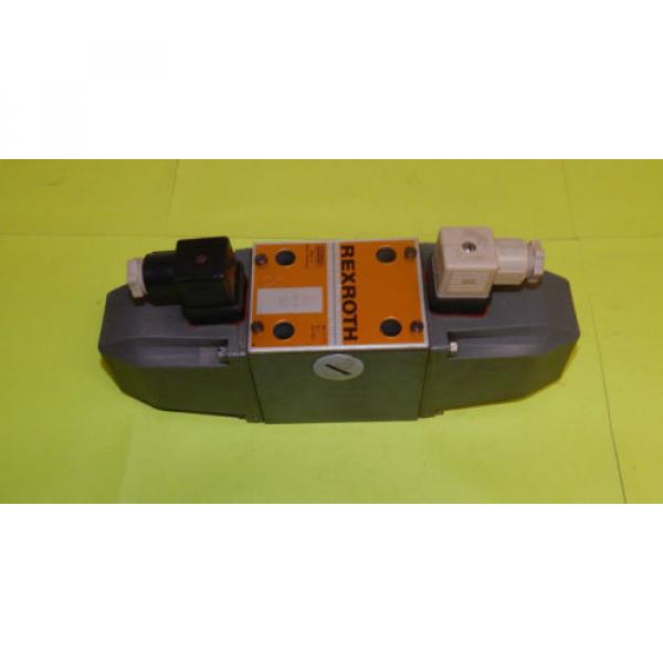 Rexroth 4WE10G11/LW110-60NK4 Directional Control Valve 4WE10G11LW11060NK4 #1 image